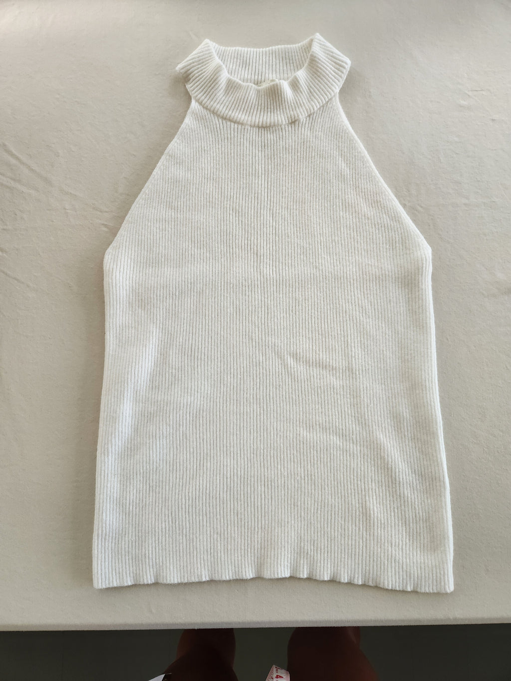 Rielle White Ribbed Mock Neck High-Neck Sleeveless Top, Size M - Excellent Condition