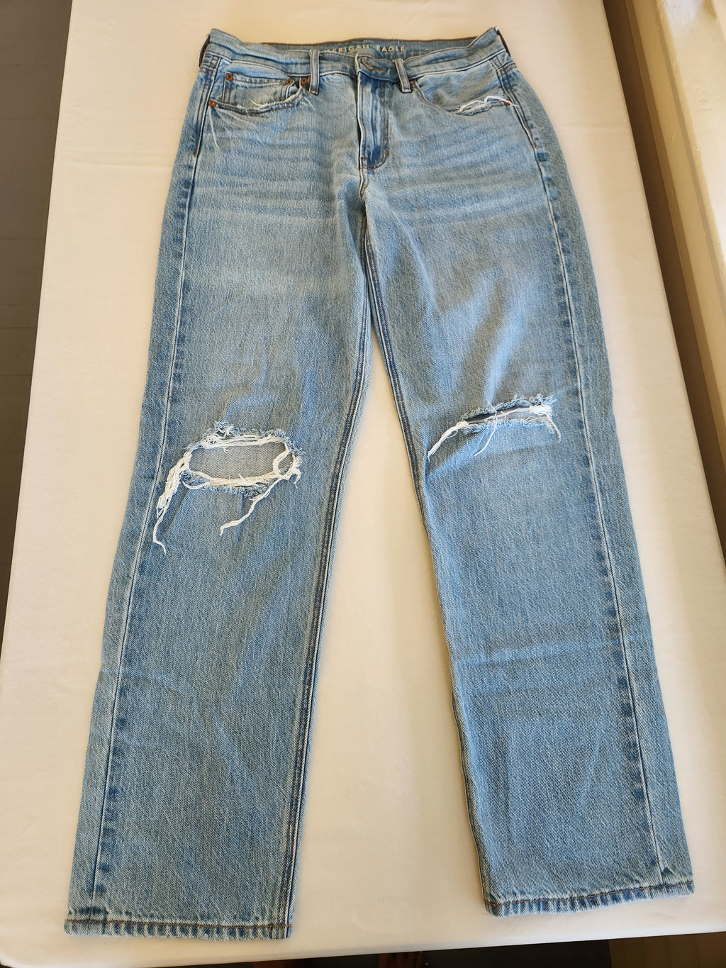 American Eagle 90s Straight Distressed Jeans Lived-In Light Wash Size 8R