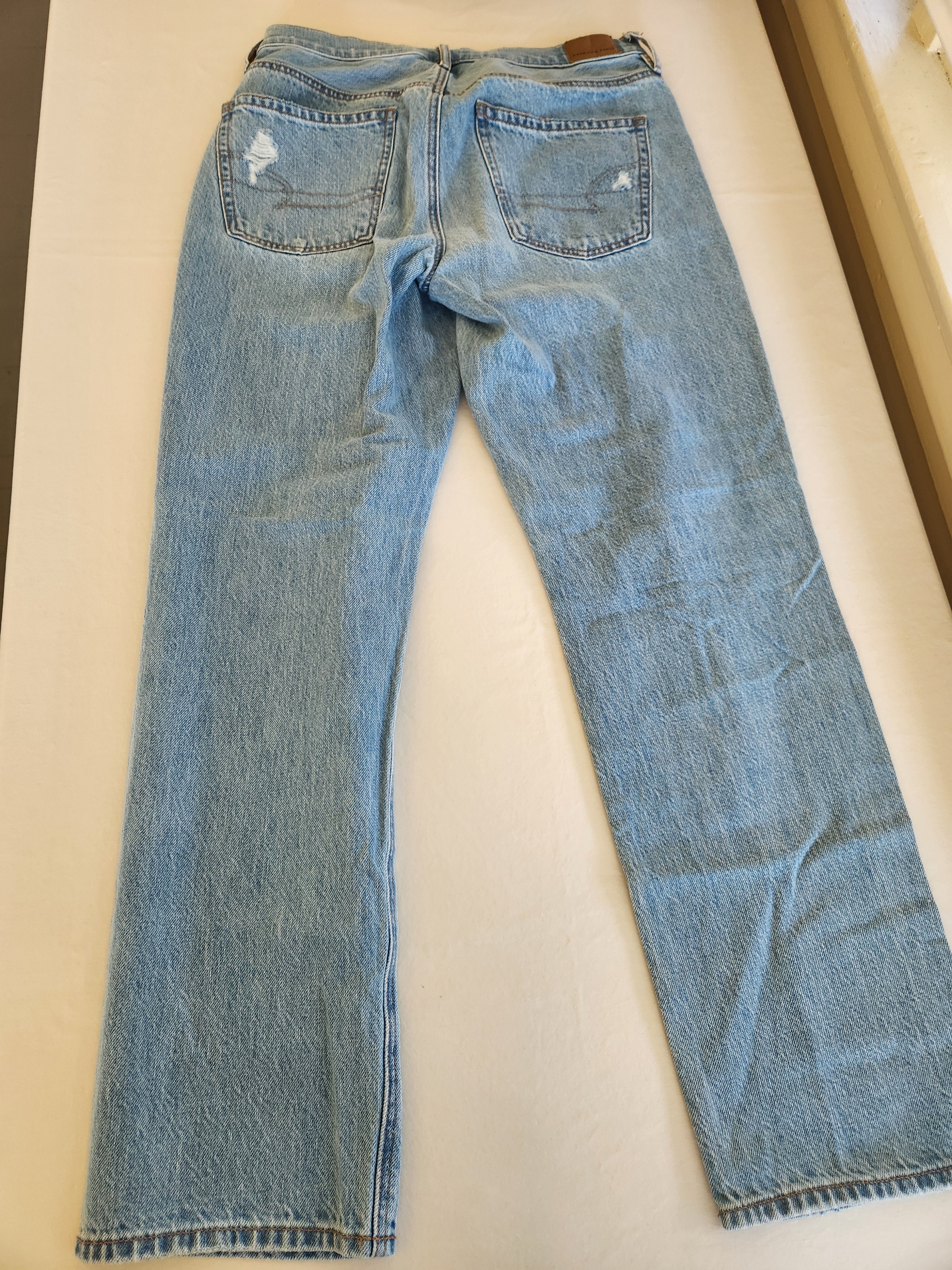 American Eagle 90s Straight Distressed Jeans Lived-In Light Wash Size 8R