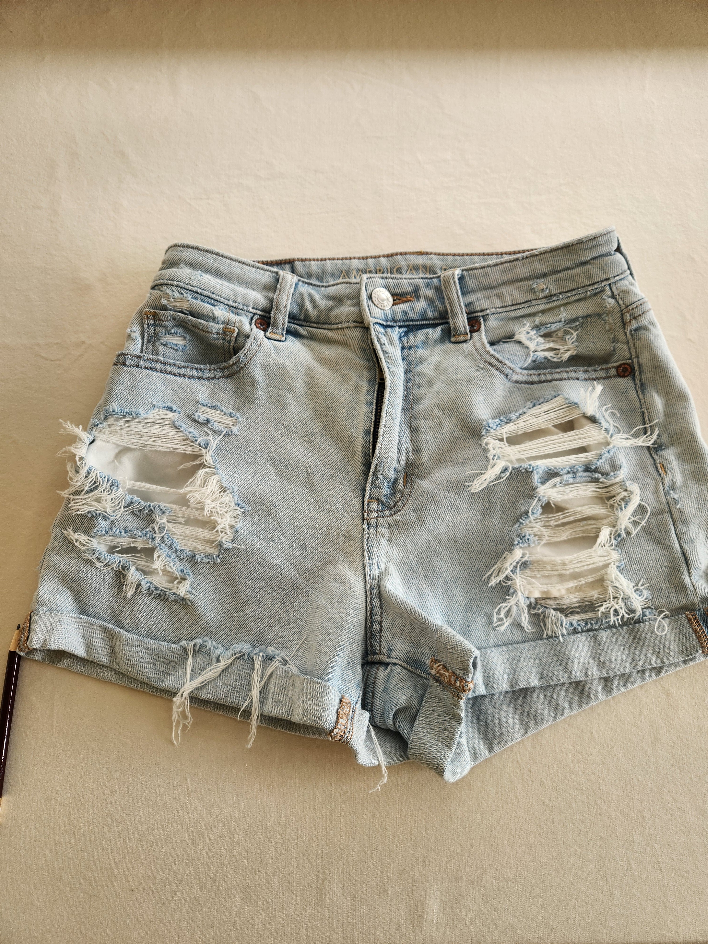American Eagle Light Wash Distressed Low-Rise Perfect Shortie Shorts - Size 4