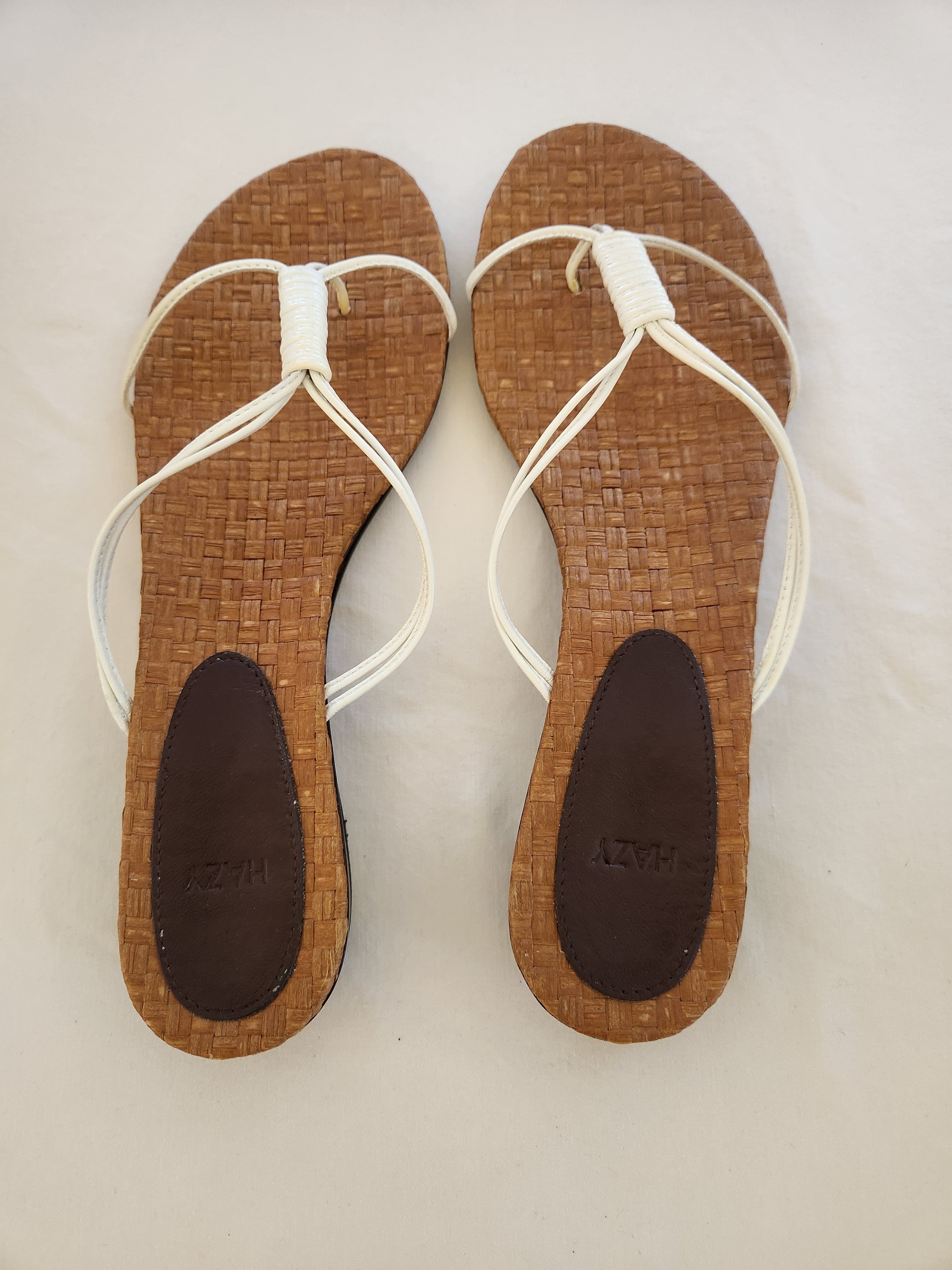 Hazy Italy White Strappy Low Wedge Slide Sandals Shoes Size 37.5 US 7 7.5