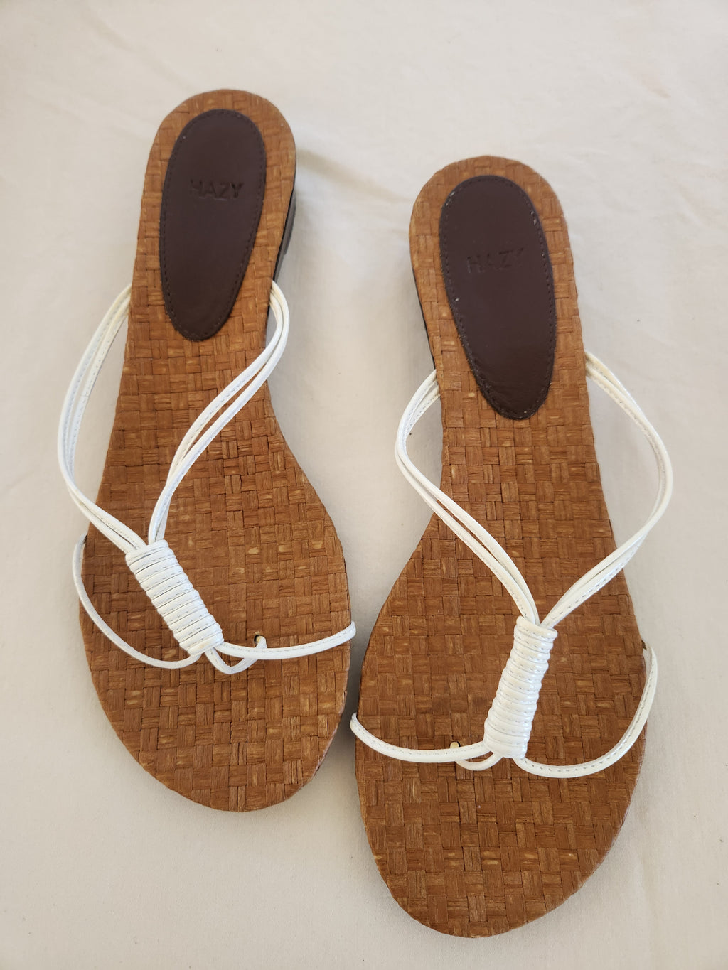 Hazy Italy White Strappy Low Wedge Slide Sandals Shoes Size 37.5 US 7 7.5