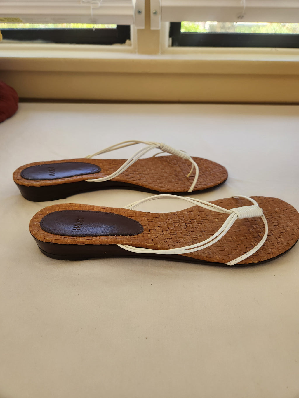 Hazy Italy White Strappy Low Wedge Slide Sandals Shoes Size 37.5 US 7 7.5