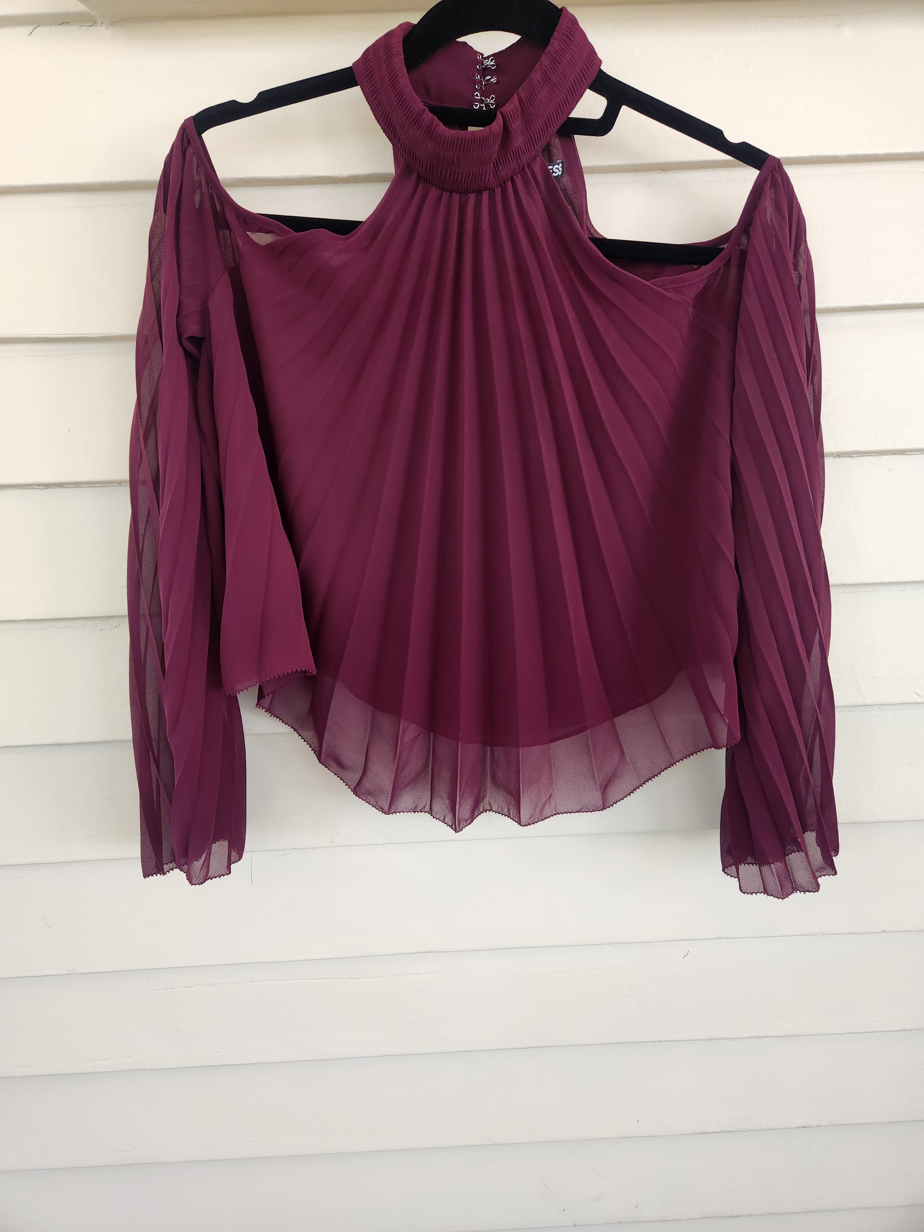 Express Pleated Cold Shoulder Halter Top Blouse Burgundy XS Excellent Condition