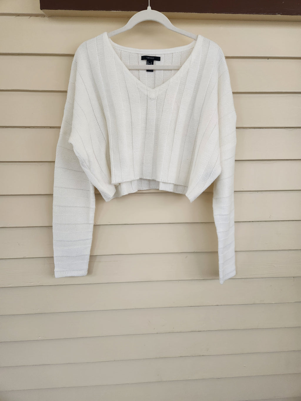 Forever 21 White Oversized Ultra Cropped Boxy Knit Sweater L