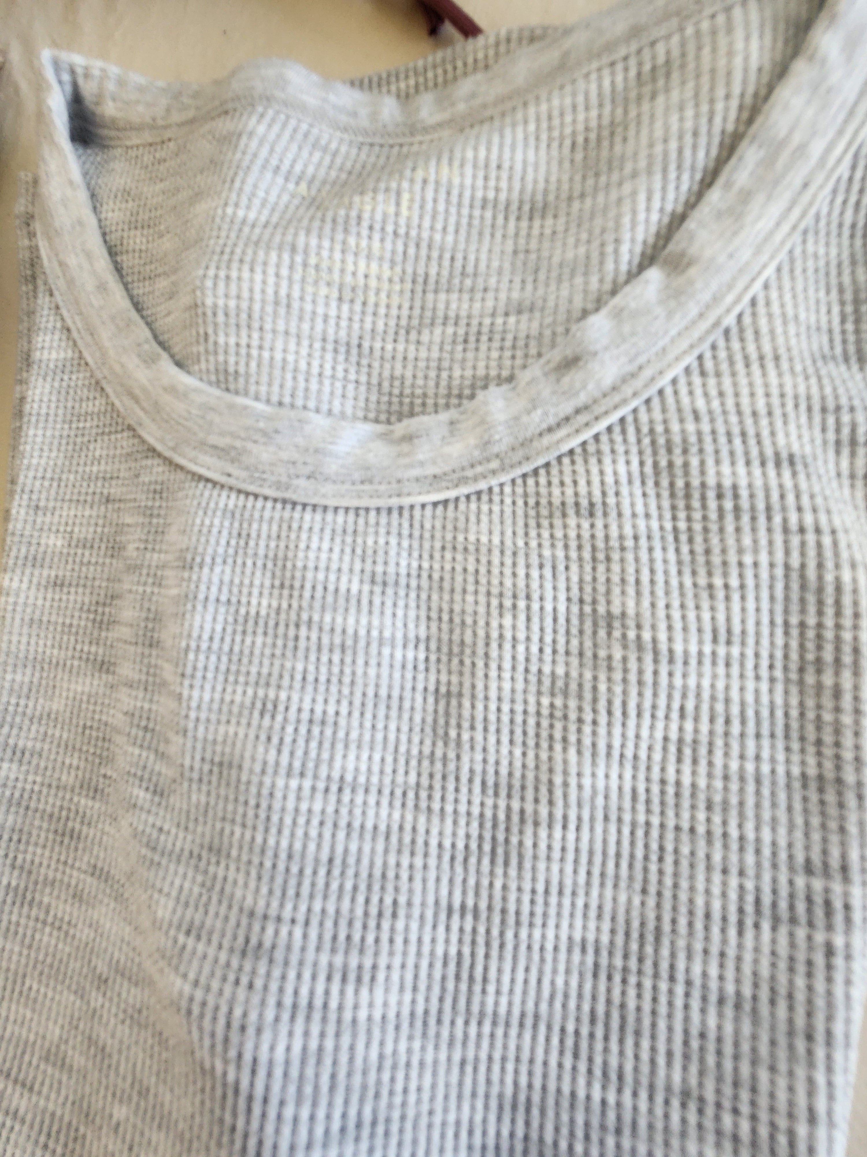 American Eagle Light Gray Everyday Ribbed Scoop Neck Tee - L