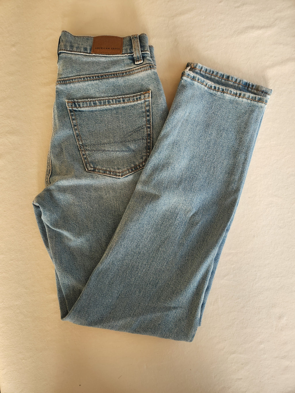 American Eagle Super High-Waisted Straight Leg Jeans Light Wash Size 000S