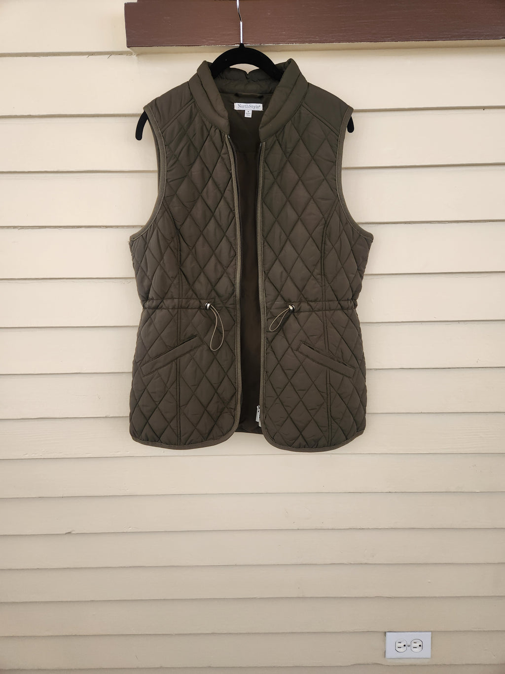 NWOT Northstyle Mock Neck Cinch Waist Puffy Vest Hunter Green M