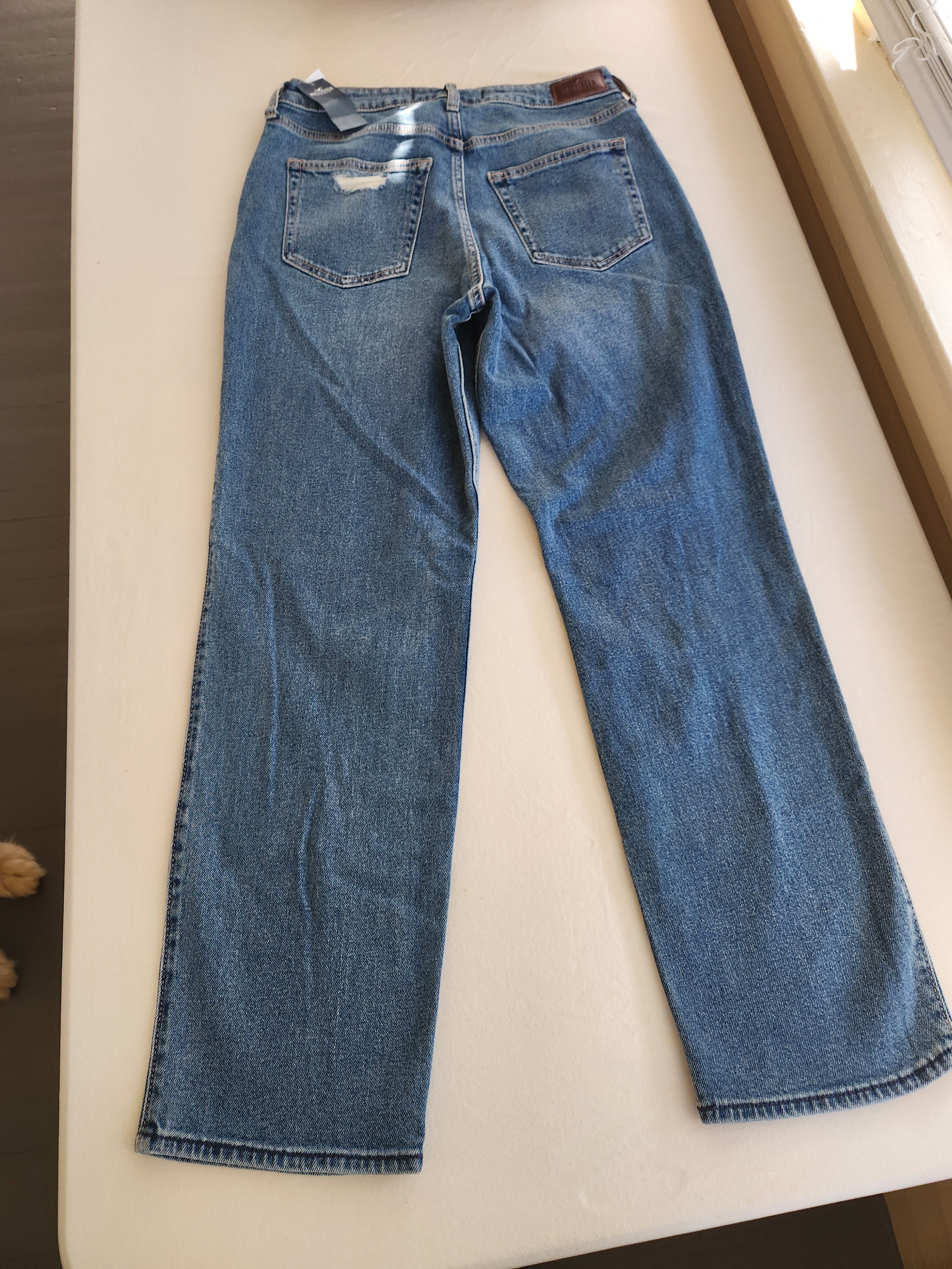HOLLISTER Ultra High Rise Vintage Straight Leg Jeans NWT Size 29